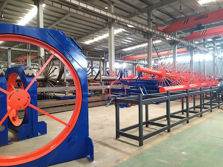 在橋梁施工中,為什么越來越多的人選擇使用鋼筋籠滾焊機?